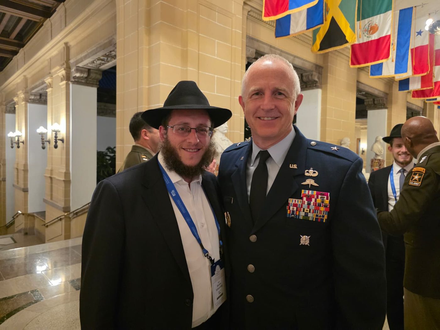 Rabbi Sholom Schmerling with Air Force General Allen at the gala reception